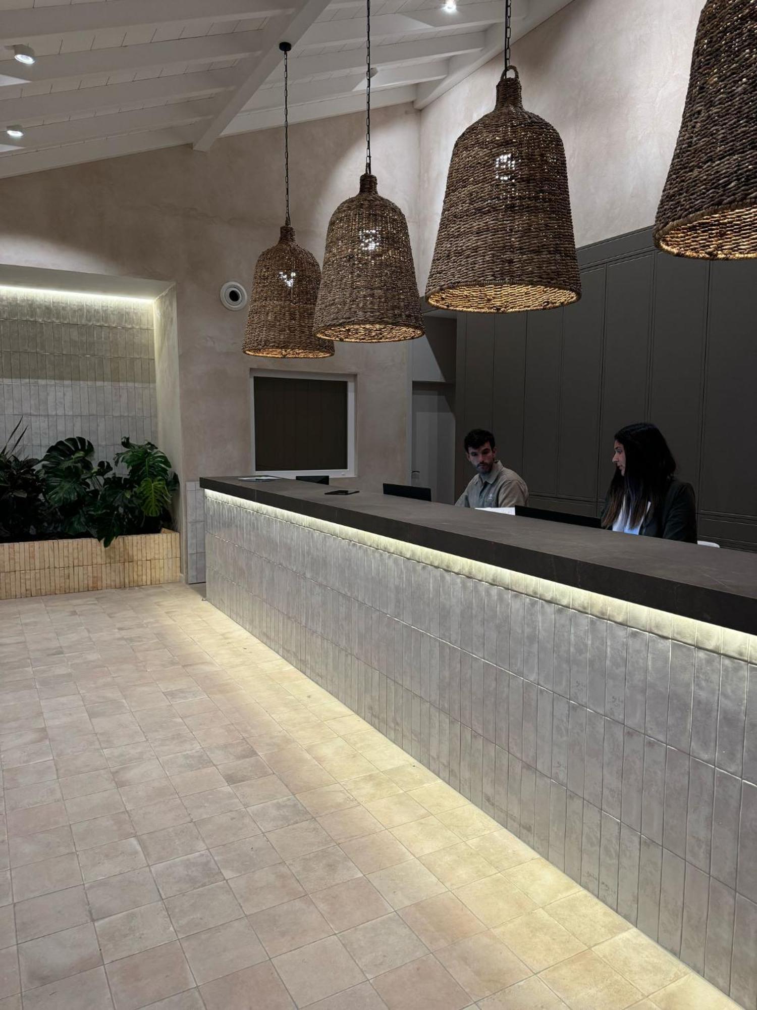 科尼尔-德拉弗龙特拉 罗萨莱斯旅馆酒店 外观 照片